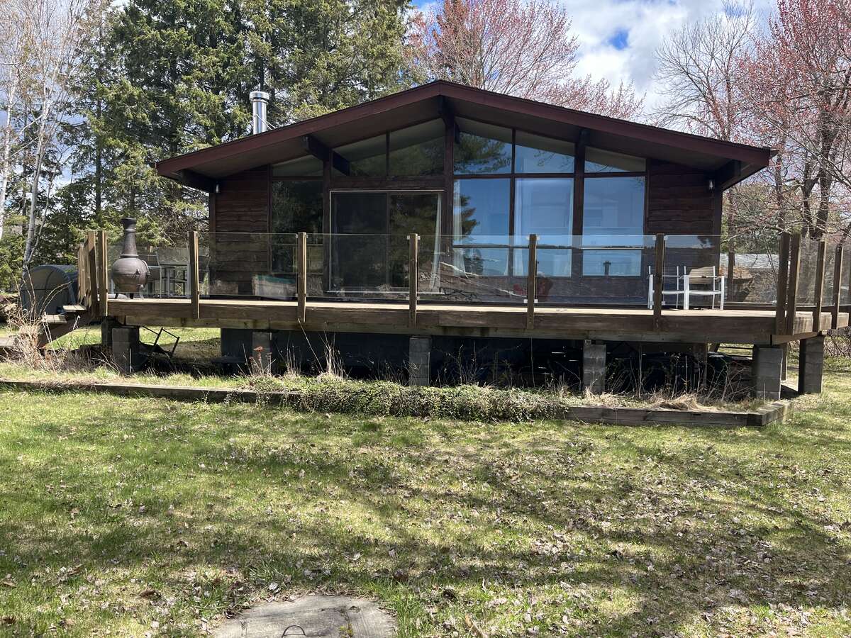 16 Leaside Drive