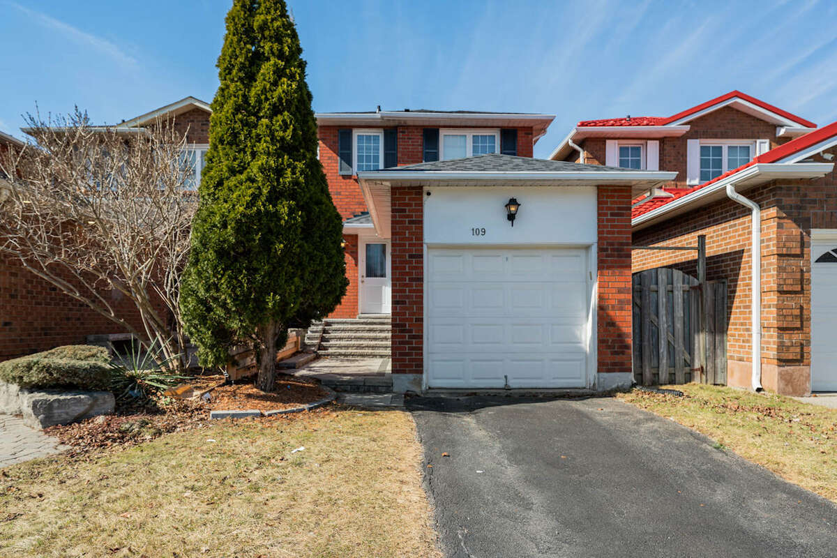 House For Sale Thornhill, ON