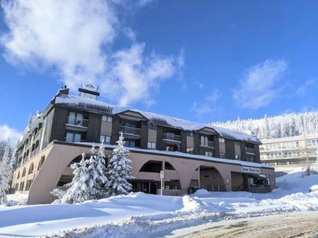 Condo / Recreational Property For Sale in Big White, BC - 2 bdrm, 2 bath (20 Kettle View Rd)