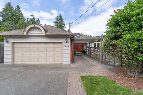 House For Sale in Cobble Hill, BC - 5 bdrm, 3 bath (3529 Dougan Drive)