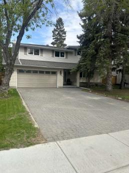 House / Detached House For Sale in Regina, SK - 4 bdrm, 2.5 bath (236 Lockwood Road)