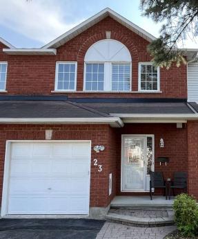 Townhouse For Sale in Ottawa, ON - 3+1 bdrm, 3 bath (23 Fox Den Place)