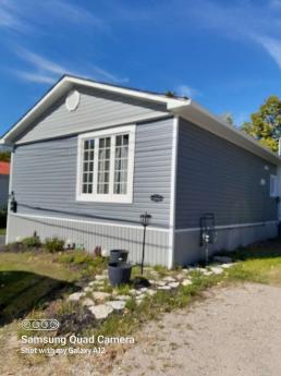 Mobile Home / Bungalow For Sale in Elliot Lake, ON - 3 bdrm, 1 bath (21 Westhill Rd)
