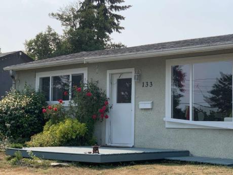 House For Sale in Victoria, BC - 3 bdrm, 1 bath (133 Conard St)