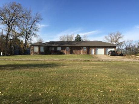 Acreage / Farm / House / Land with Building(s) / Ranch For Sale in Alameda, SK - 5+1 bdrm, 3 bath (SE 1/4-24-4-3 W2)
