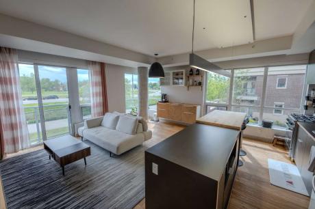 Condo / Apartment For Sale in Calgary, AB - 2 bdrm, 2 bath (63 Inglewood Park SE)