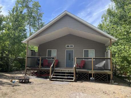 Cottage / Bungalow For Sale in Good Spirit Lake Provincial Park, SK - 3 bdrm, 2 bath (118 Eugene Place)