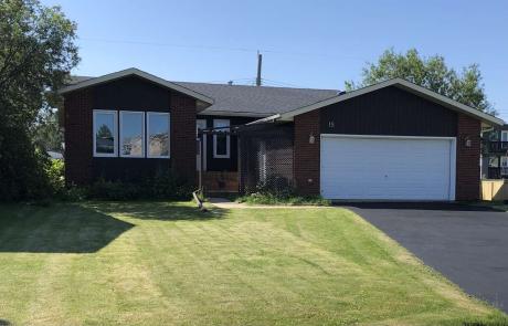 House / Detached House For Sale in Swan Hills, Alberta - 3+2 bdrm, 3 bath (15 Hillside Cres)